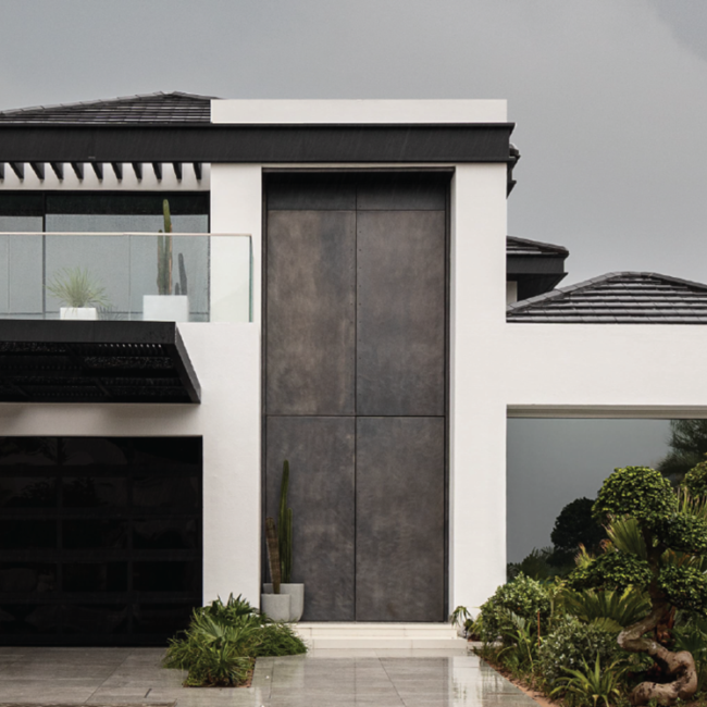 Luxury villa with luxury entrance doors by Metal Fabrik